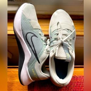 Nike MC Trainer 2 - women’s size 9